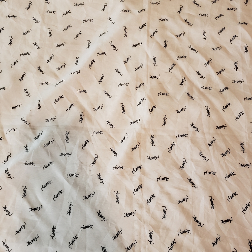 Yves Saint Laurent Black and White Monogram Scarf 30 x 30 - Picture 7 of 7